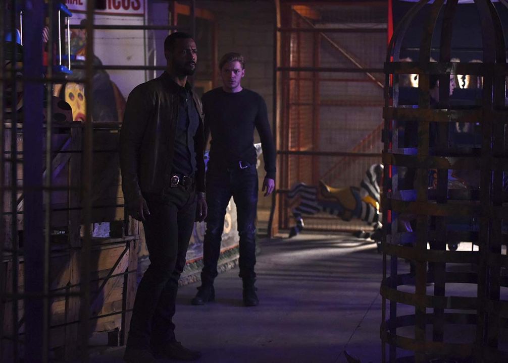 Shadowhunters : Fotos Isaiah Mustafa, Dominic Sherwood