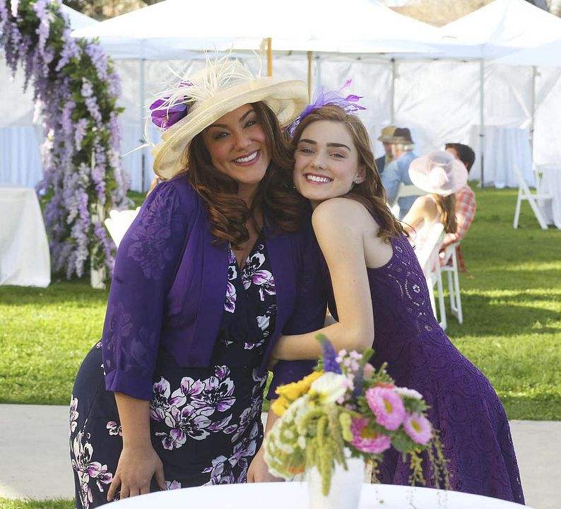 Fotos Meg Donnelly, Katy Mixon