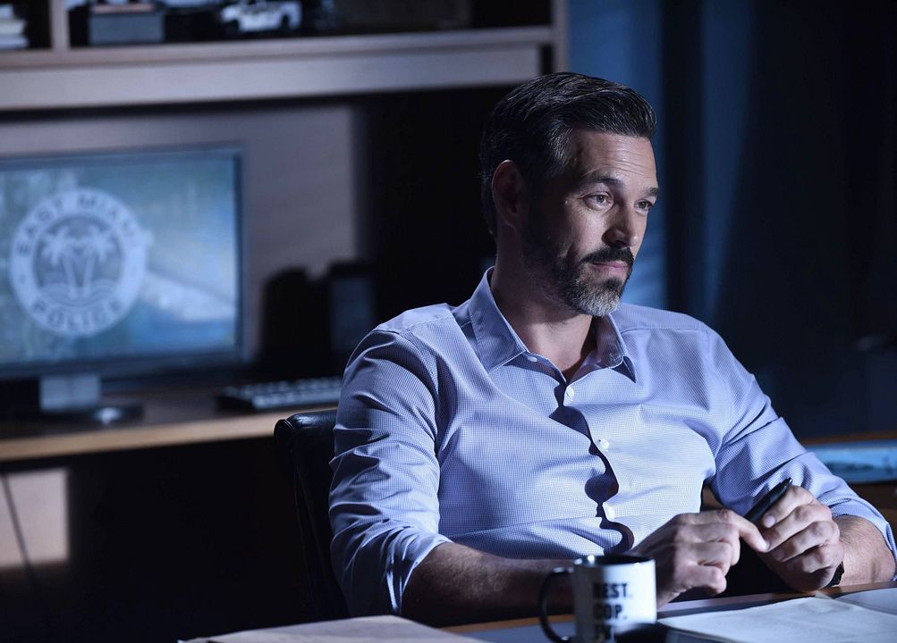 Rosewood : Fotos Eddie Cibrian