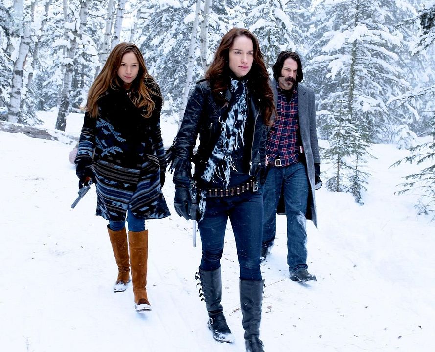 Wynonna Earp: A Maldição dos Renascidos : Fotos Tim Rozon, Melanie Scrofano, Dominique Provost-Chalkley