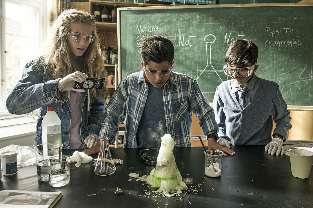 O Pequeno Cientista : Fotos Hircano Soares, Liv Leman Brandorf, Arien Takiar
