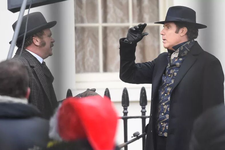 Holmes & Watson : Revista