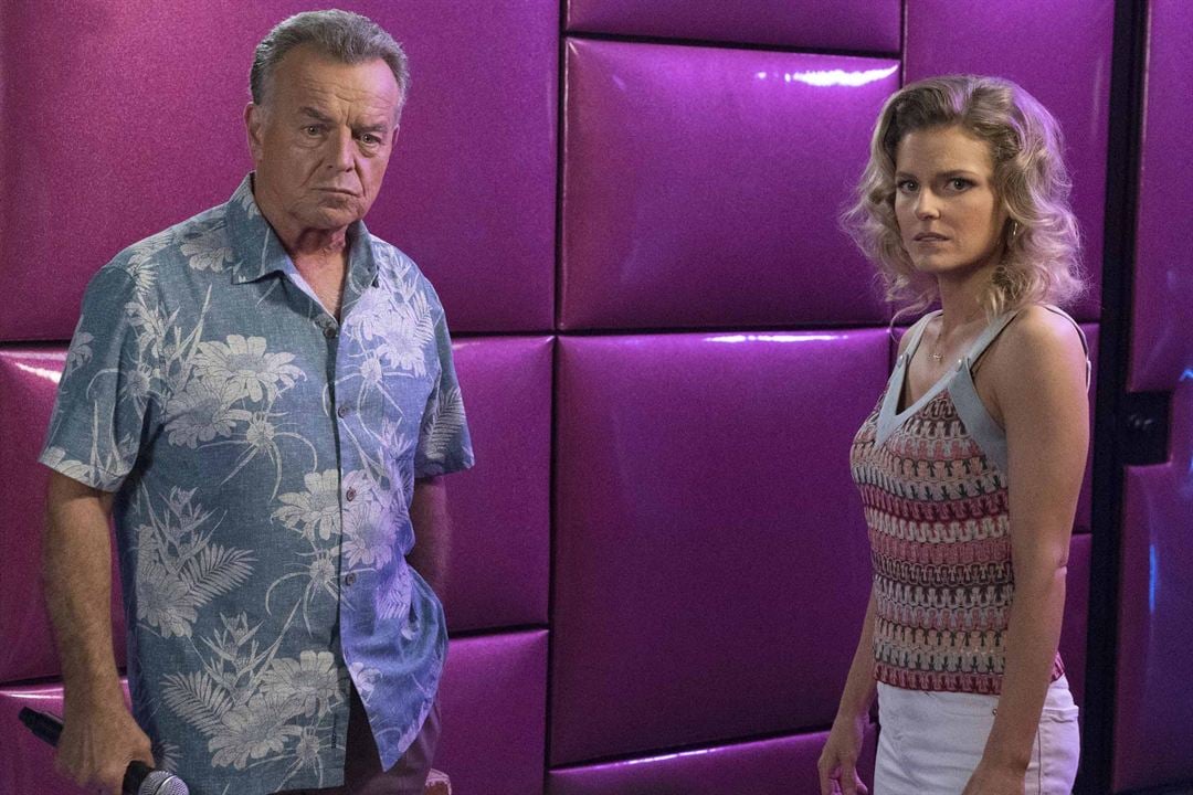 Fresh Off The Boat : Fotos Ray Wise, Chelsey Crisp