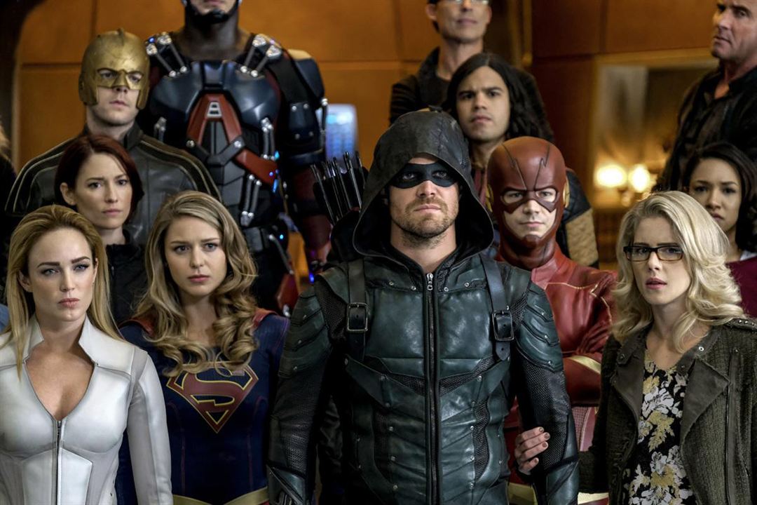 Legends of Tomorrow : Fotos Melissa Benoist, Russell Tovey, Stephen Amell, Candice Patton, Caity Lotz, Grant Gustin, Emily Bett Rickards, Carlos Valdes, Chyler Leigh, Dominic Purcell