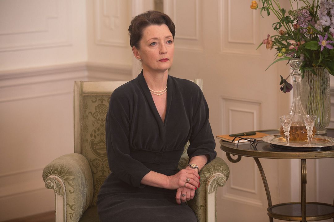 Trama Fantasma : Fotos Lesley Manville