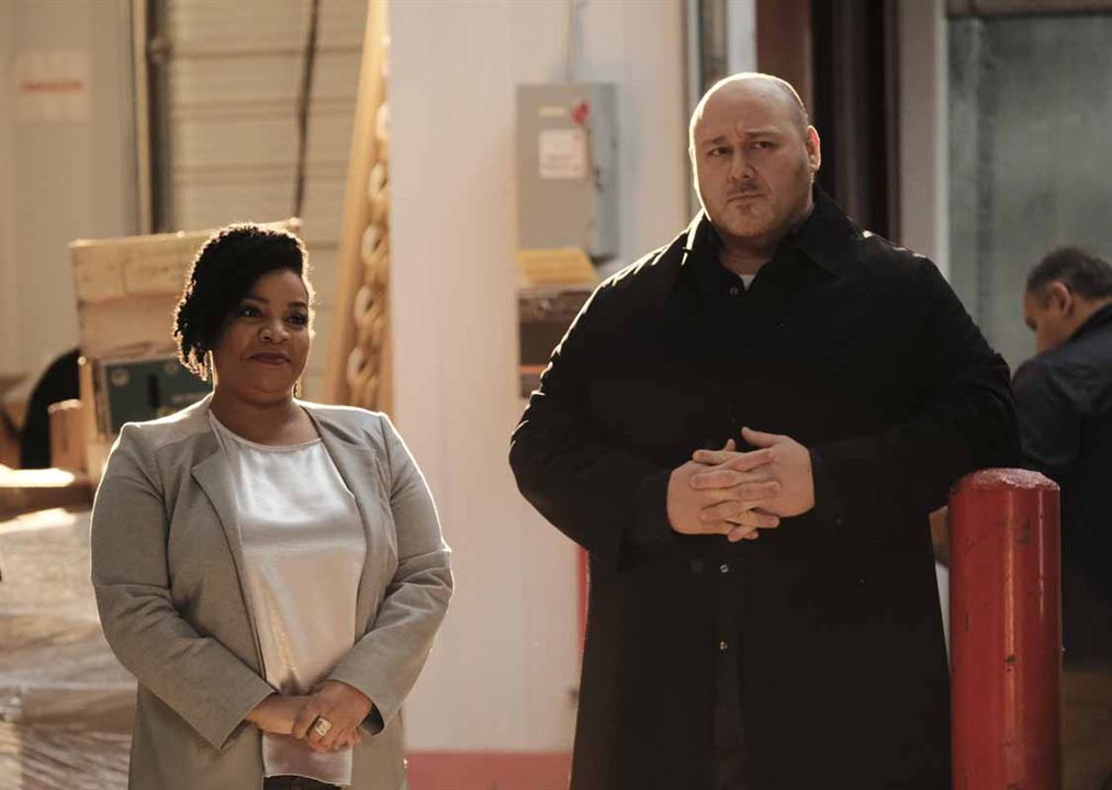 Kevin (Probably) Saves the World : Fotos Will Sasso