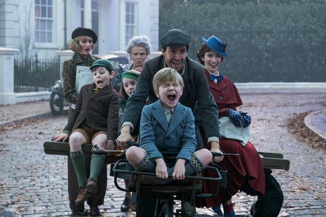 O Retorno de Mary Poppins : Fotos Julie Walters, Emily Blunt, Lin-Manuel Miranda, Emily Mortimer, Nathanael Saleh, Pixie Davies