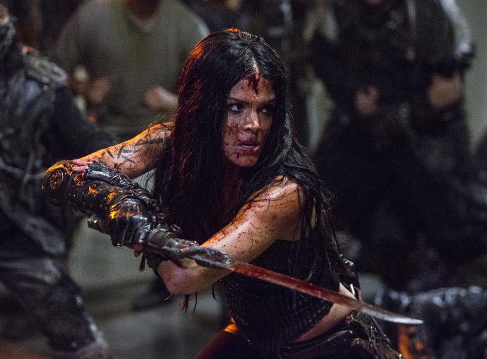 The 100 : Poster Marie Avgeropoulos
