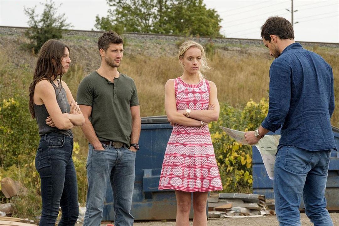 Imposters : Fotos Rachel Skarsten, Parker Young, Marianne Rendón