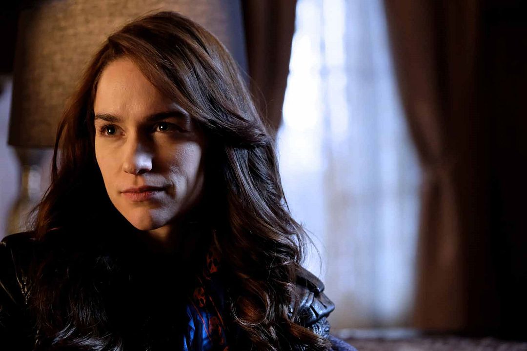 Wynonna Earp: A Maldição dos Renascidos : Fotos Melanie Scrofano