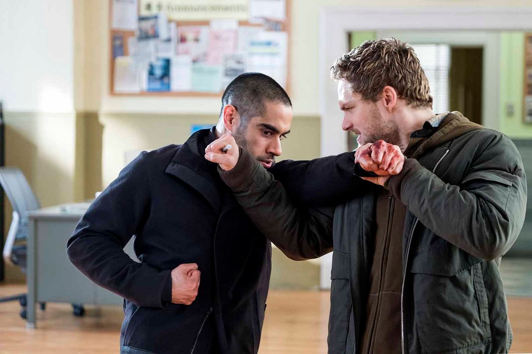 Punho de Ferro : Fotos Sacha Dhawan, Finn Jones