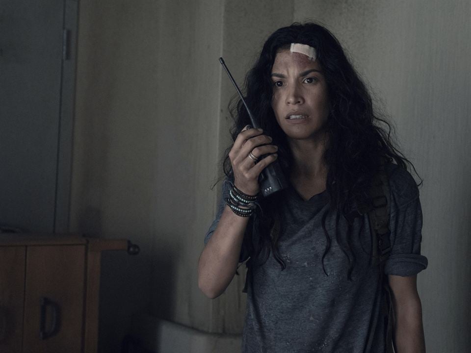 Fear The Walking Dead Foto Danay Garcia 165 No 415 Adorocinema 8105