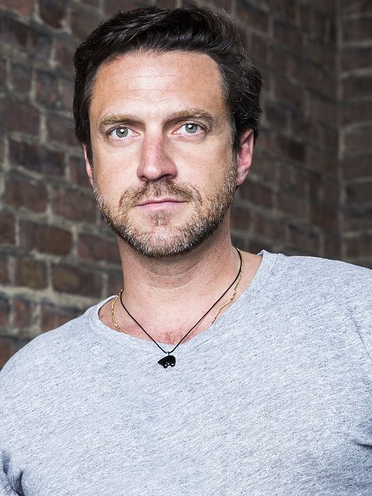 Poster Raul Esparza