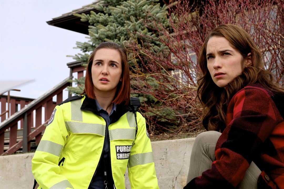 Wynonna Earp: A Maldição dos Renascidos : Fotos Melanie Scrofano, Katherine Barrell