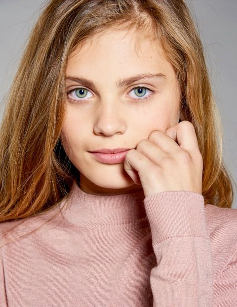 Revista Emmy Stévenin