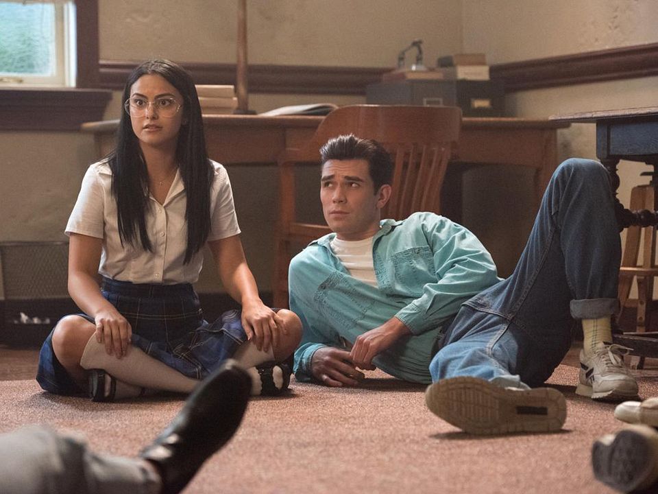 Riverdale : Fotos Camila Mendes, K.J. Apa