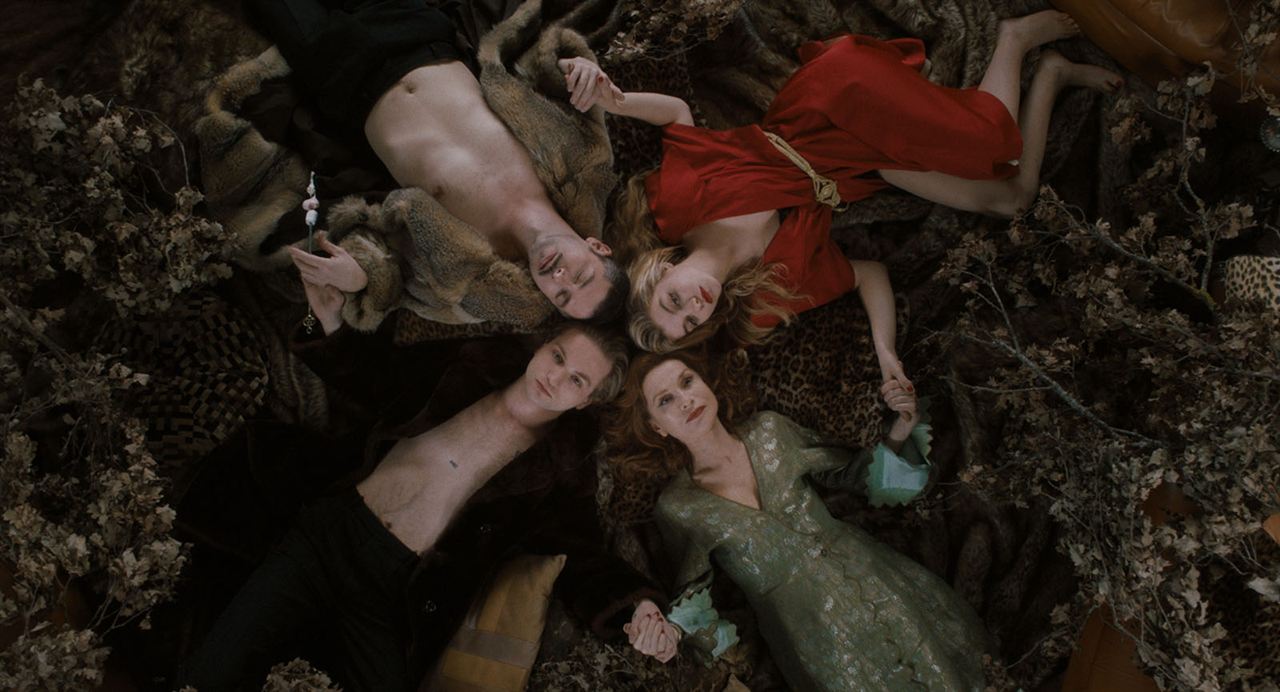 Une jeunesse dorée : Fotos Isabelle Huppert, Melvil Poupaud, Galatea Bellugi, Lukas Ionesco
