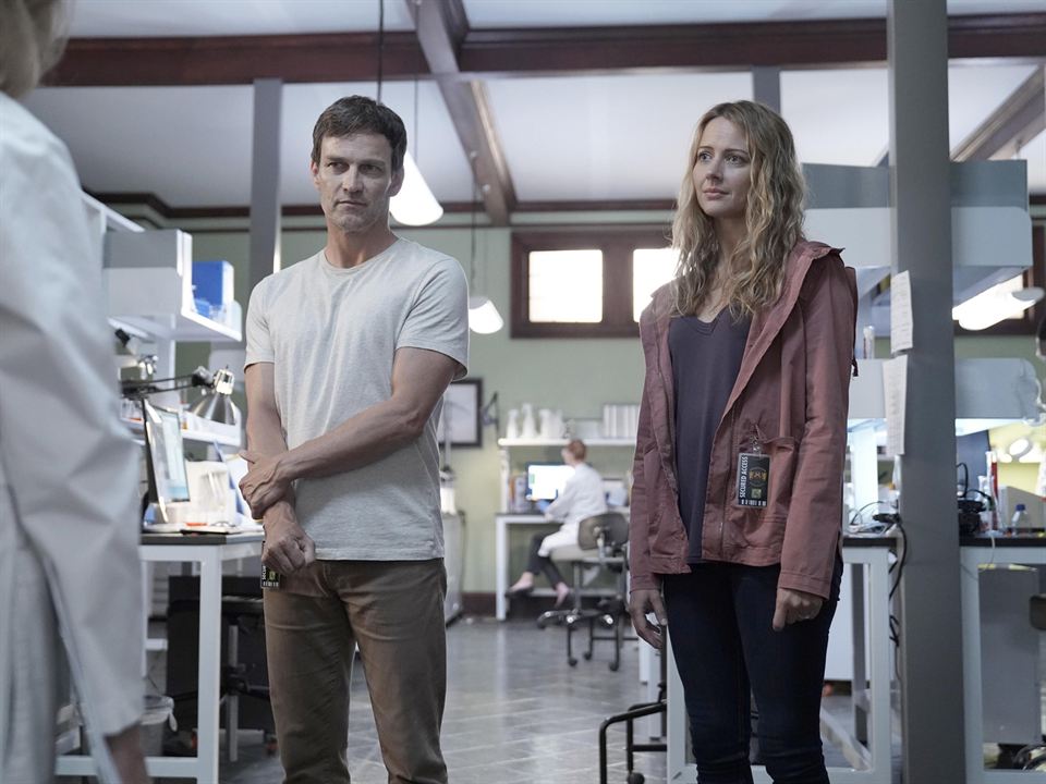 The Gifted : Fotos Stephen Moyer, Amy Acker