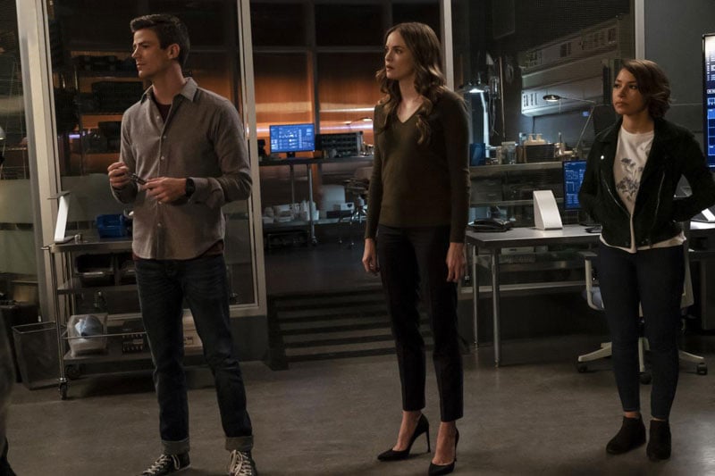 Fotos Danielle Panabaker, Jessica Parker Kennedy, Grant Gustin