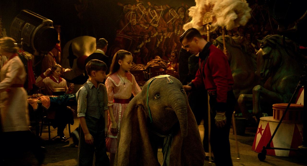 Dumbo : Fotos Finley Hobbins, Colin Farrell, Nico Parker