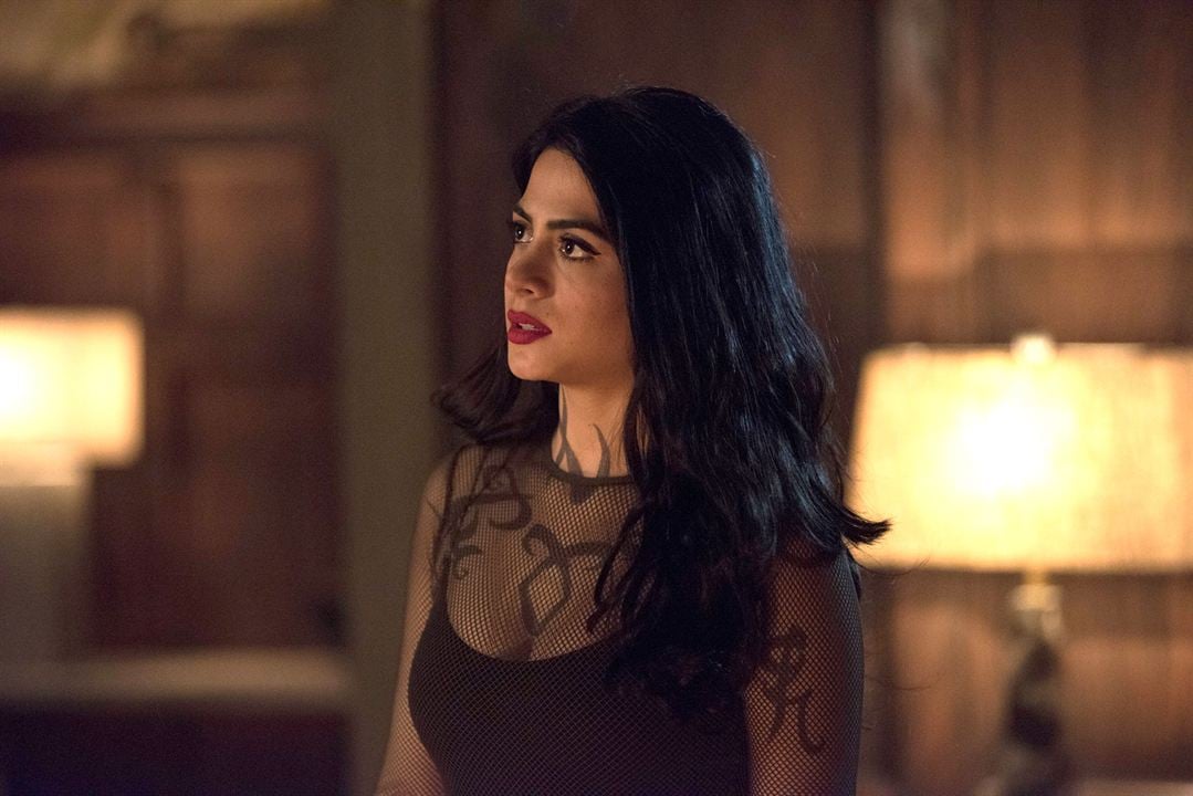 Shadowhunters : Fotos Emeraude Toubia