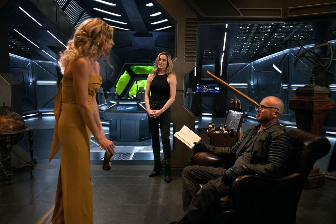 Fotos Jes Macallan, Caity Lotz, Dominic Purcell