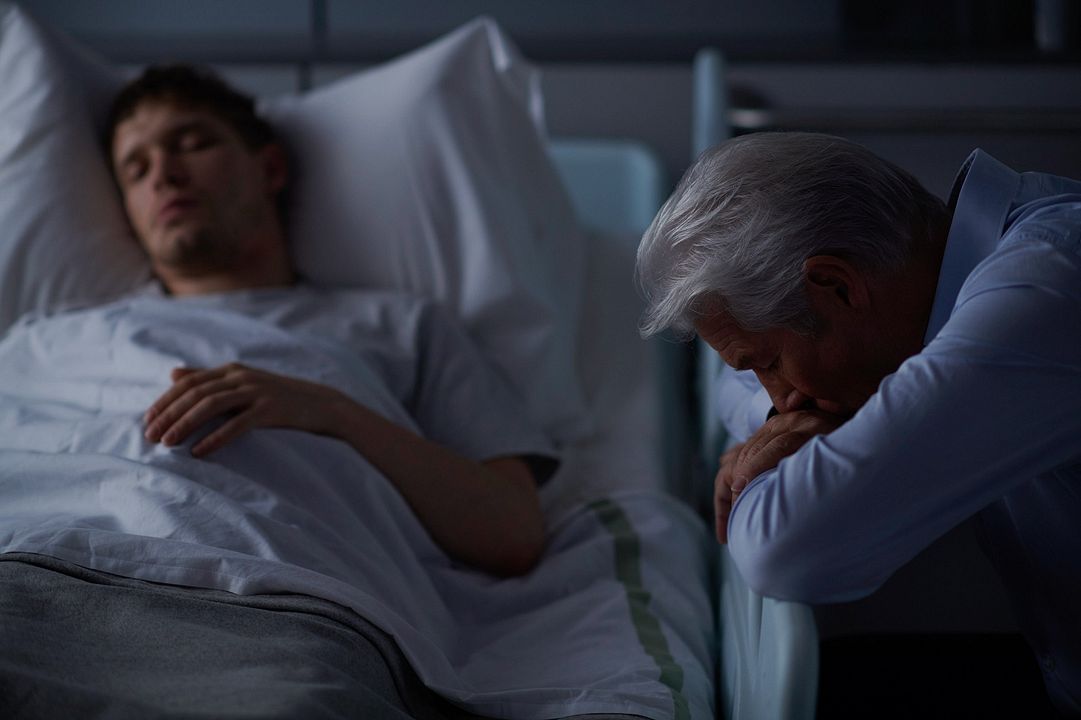 MotherFatherSon : Fotos
