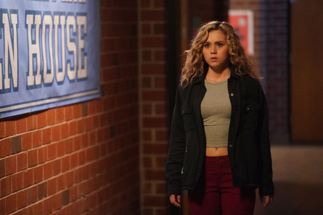 Stargirl : Fotos Brec Bassinger