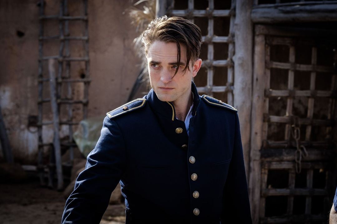 À Espera dos Bárbaros : Fotos Robert Pattinson
