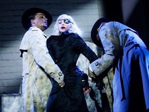 Madame X : Fotos