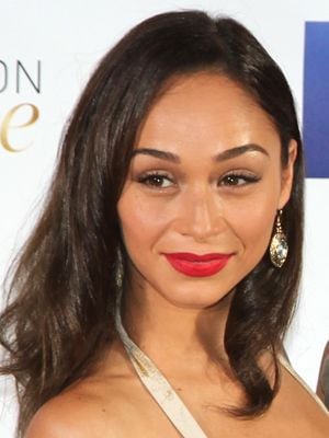 Poster Cara Santana