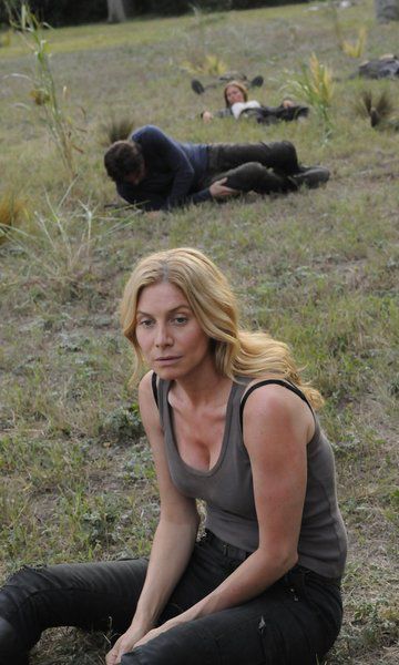 Revolution (2012) : Fotos Elizabeth Mitchell