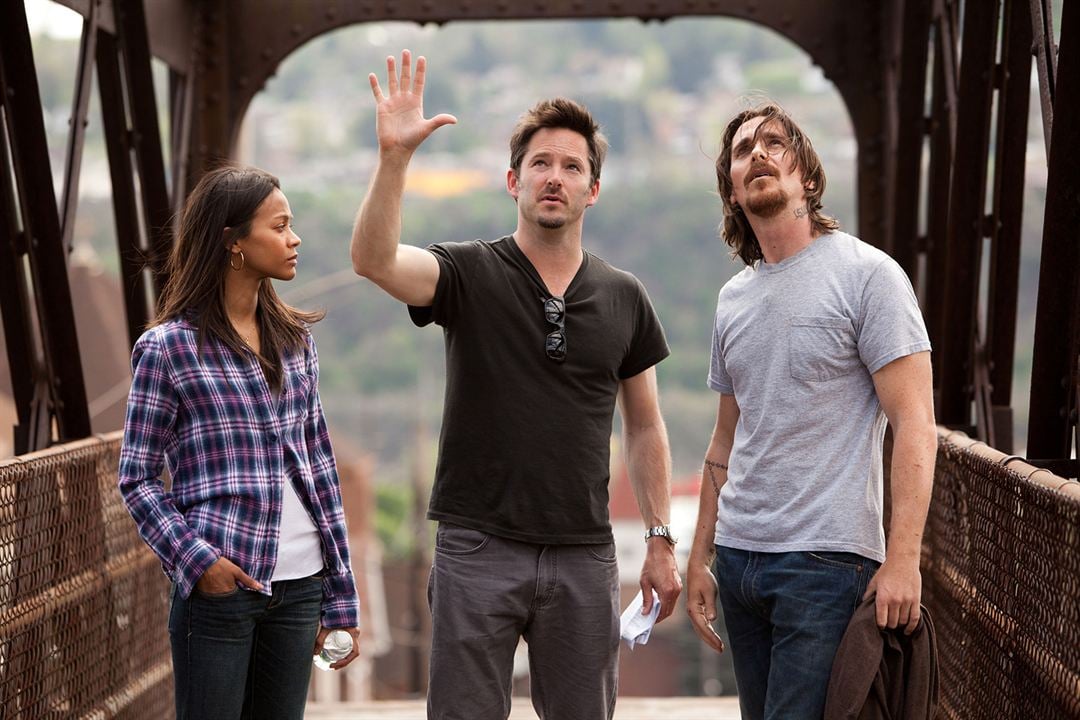 Tudo por Justiça : Foto Christian Bale, Scott Cooper, Zoe Saldana