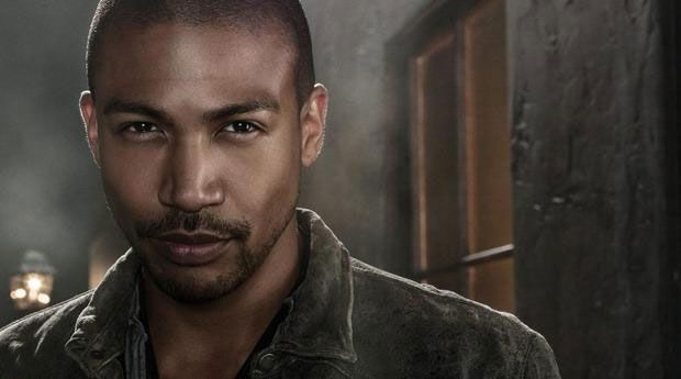 Revista Charles Michael Davis