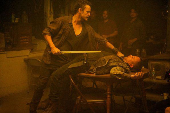 Revolution (2012) : Fotos Jeff Swearingen, David Lyons