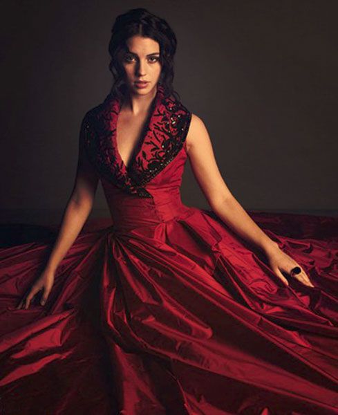 Fotos Adelaide Kane