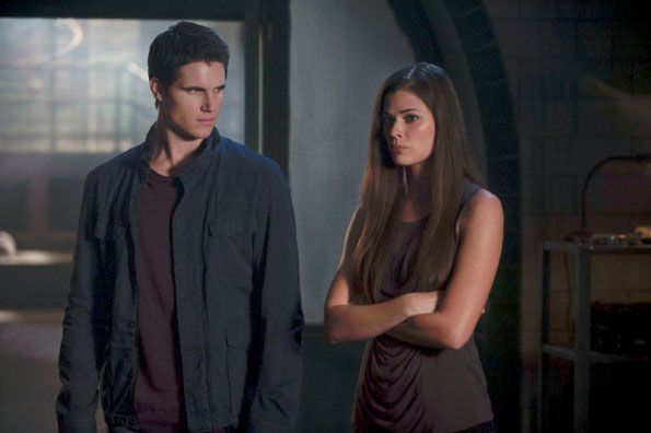 The Tomorrow People : Fotos Robbie Amell, Peyton List (I)