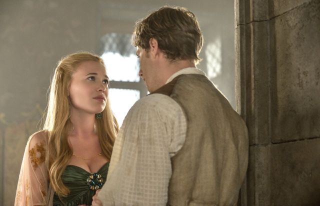 Reign : Fotos Celina Sinden