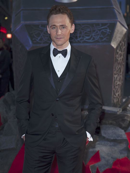 Thor: O Mundo Sombrio : Revista Tom Hiddleston