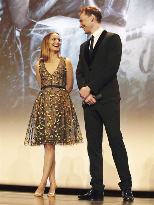 Thor: O Mundo Sombrio : Revista Natalie Portman, Tom Hiddleston
