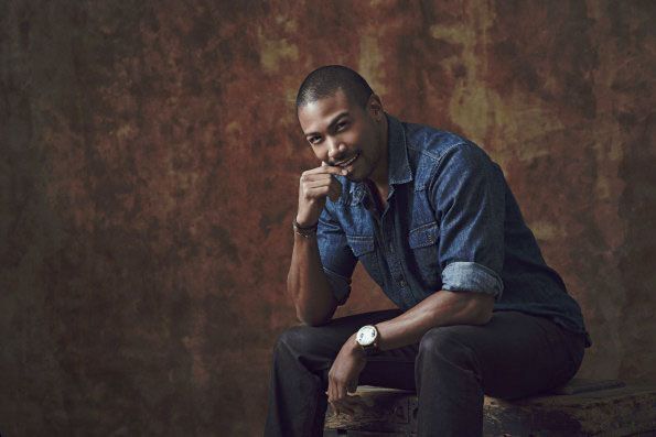 Revista Charles Michael Davis