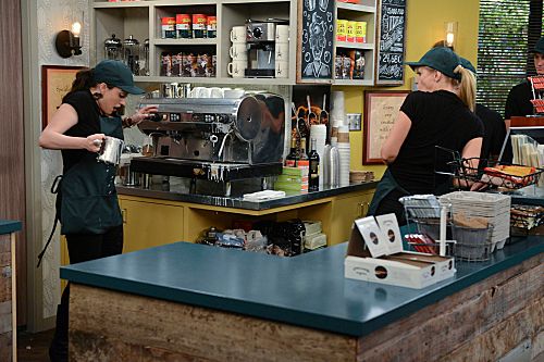 2 Broke Girls : Fotos Kat Dennings
