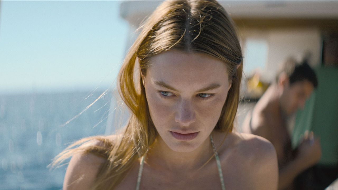 Paixão Sufocante : Fotos Camille Rowe