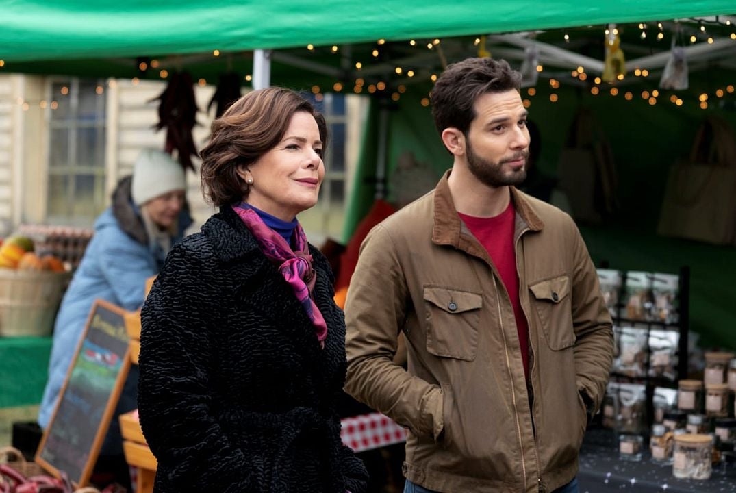 Fotos Marcia Gay Harden, Skylar Astin