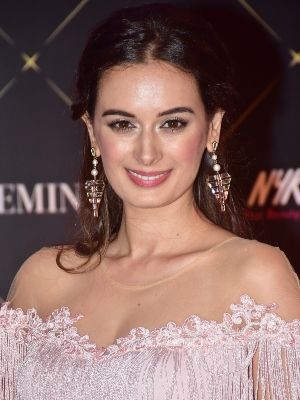 Poster Evelyn Sharma
