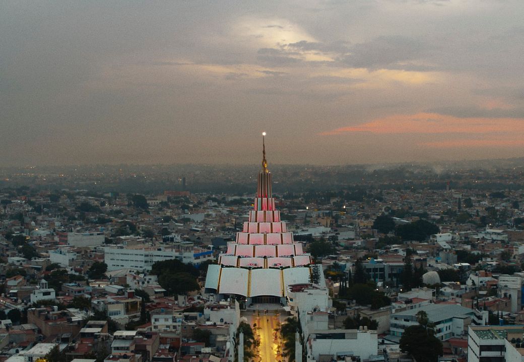 Escândalos na Igreja A Luz do Mundo : Fotos