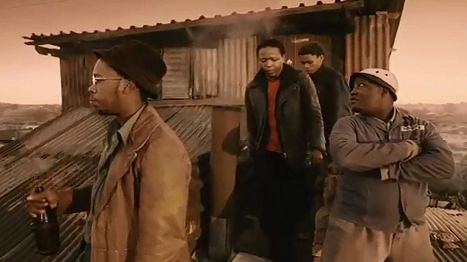 Trailer do filme Infância Roubada -  Infância Roubada Traler Original - AdoroCinema