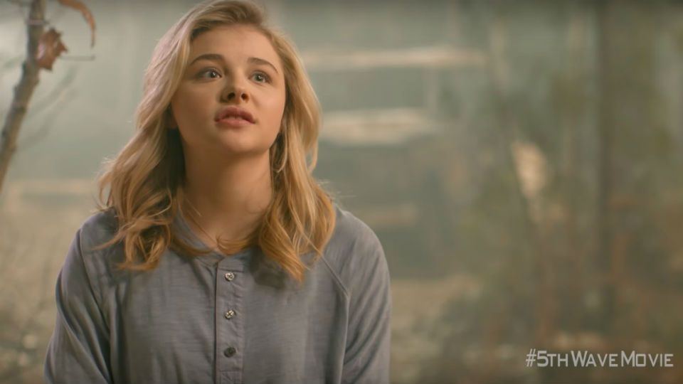 Chloë Grace Moretz no trailer da ficção científica “A 5ª Onda”