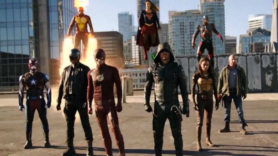 Crossover Entre The Flash Arrow Supergirl E Legends Of Tomorrow Trailer Completo Original